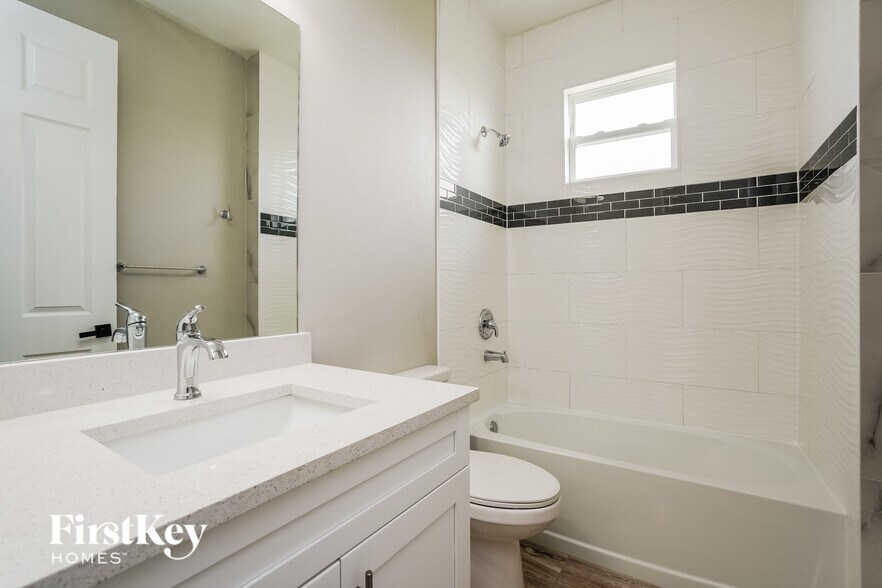 Building Photo - 3303 14th St SW