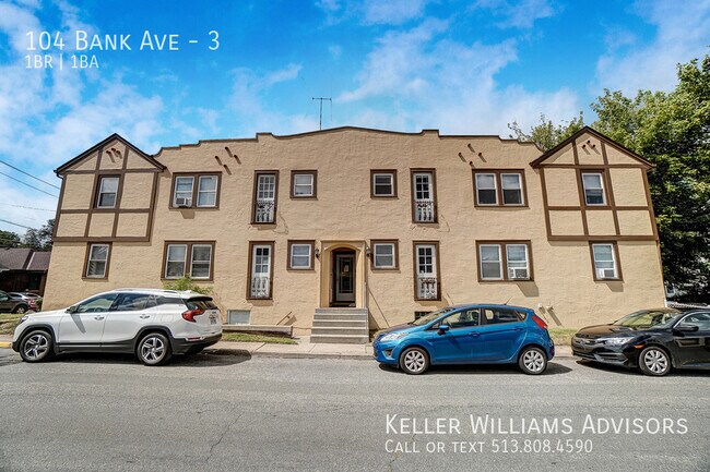 Primary Photo - 104 Bank Ave