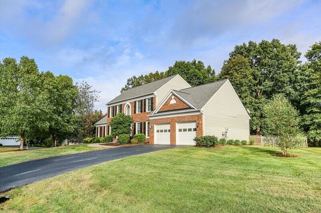 Building Photo - 6000 Blackstone Blvd