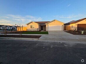 Building Photo - 3 BR 2 BA Available Now