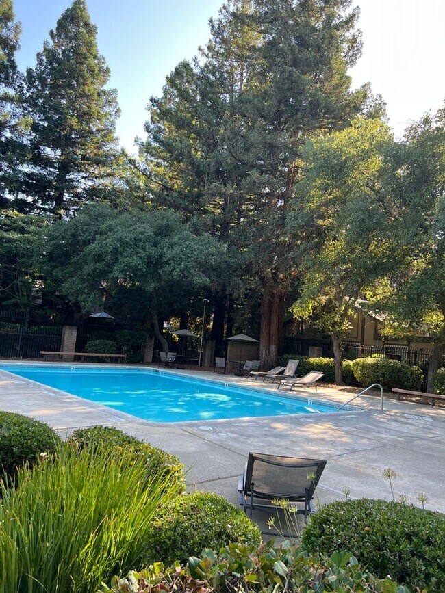 Building Photo - *** COMING SOON*** 2 Bedroom 2 Bathroom 2 Car Garage in Crosswoods HOA