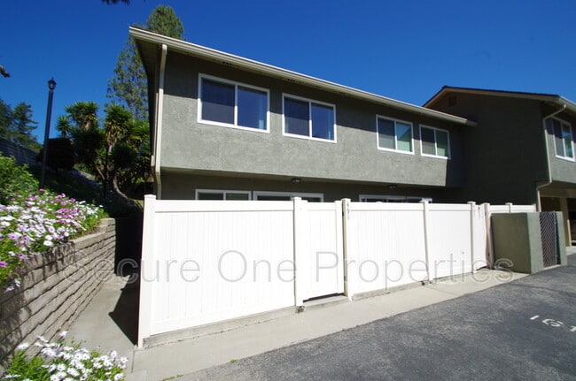 Primary Photo - 491 Serento Cir