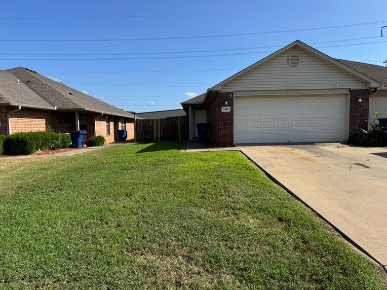 Building Photo - 1402 Fianna Place Ct