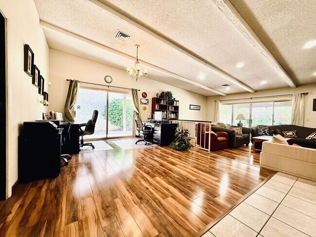 Building Photo - Available August 1st! Beautiful fully furnished single-story home located in the prestigious Span...