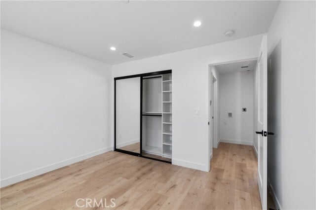 Building Photo - 11142 Woodley Ave