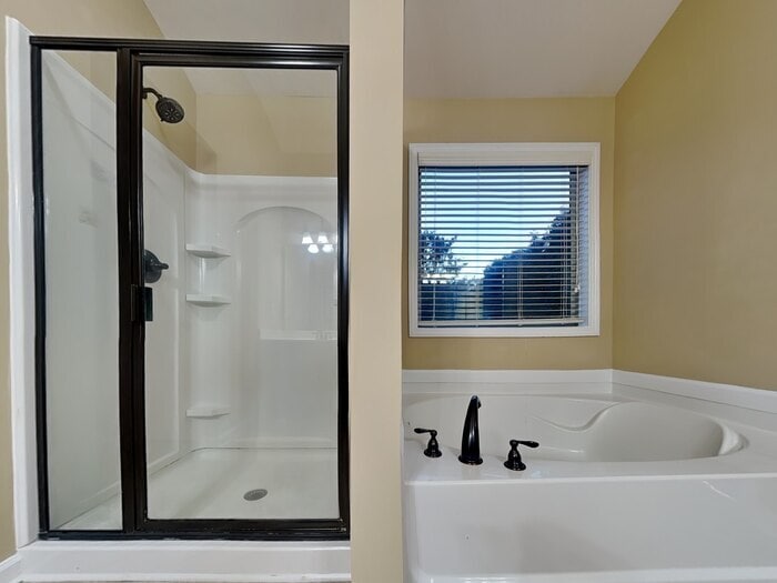 Building Photo - 255 Farm Manor Ct