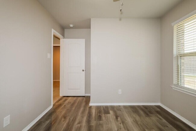 Building Photo - 23906 Paper Birch Ct