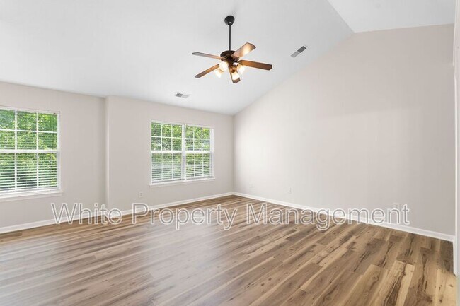 Building Photo - 12427 Oakton Hunt Dr