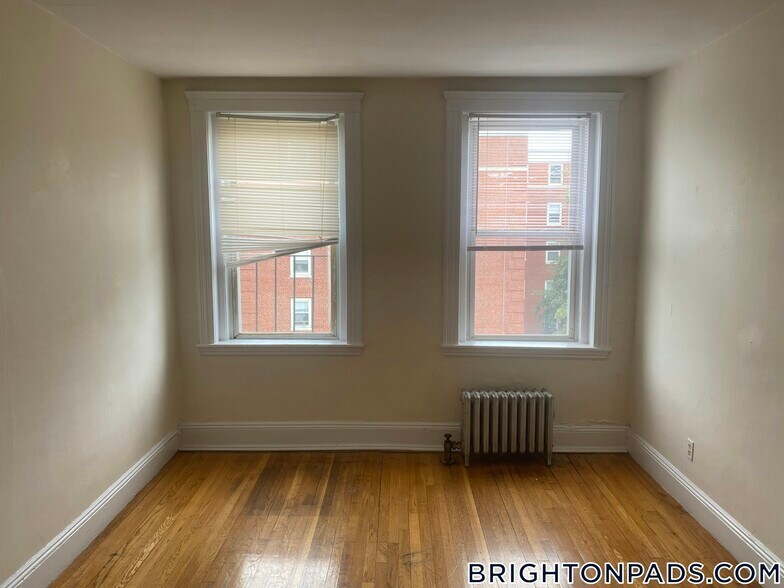 Building Photo - 135 Washington St