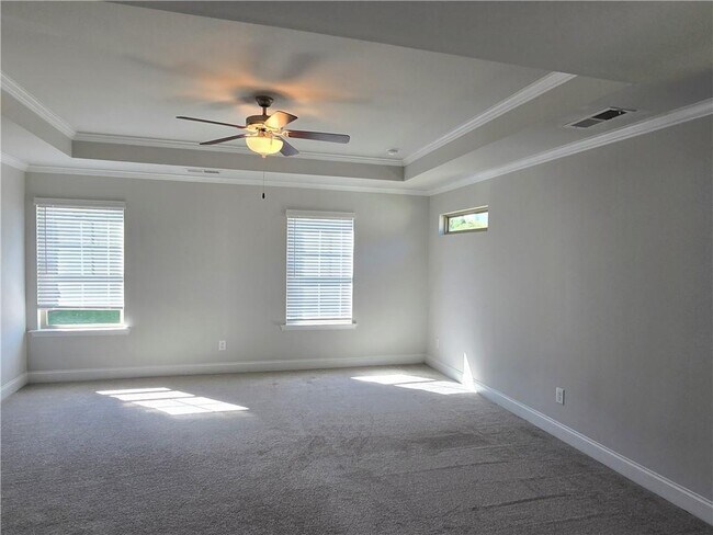 Building Photo - 345 Hellen Vly Dr