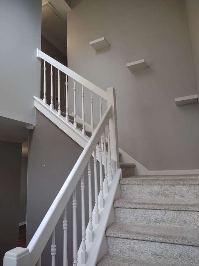 Building Photo - Move In Ready Townhome located in The Gate...