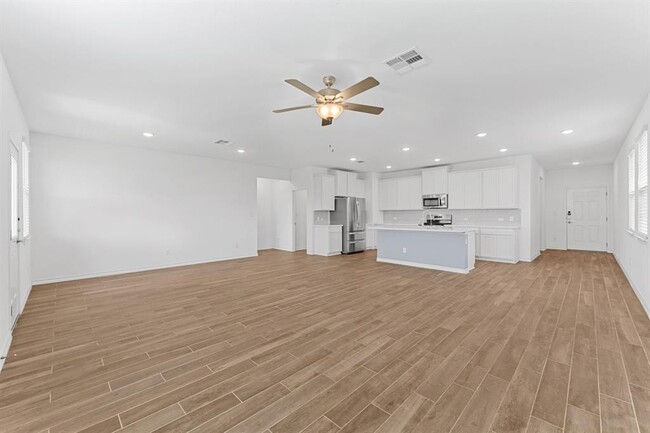 Building Photo - 204 Thurman Holt Rd