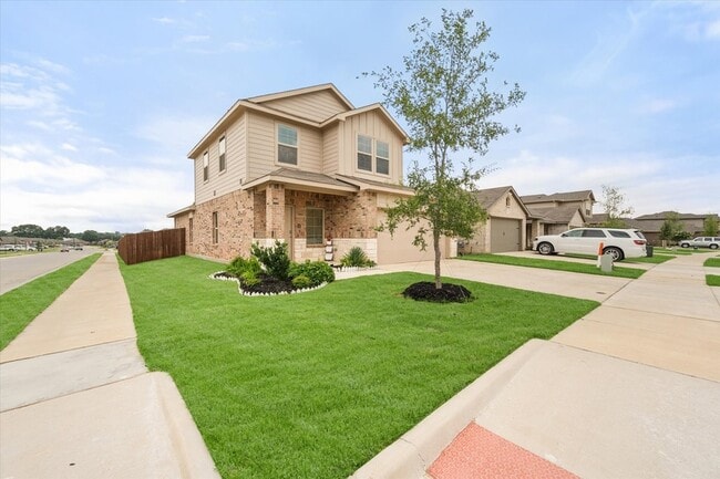 Building Photo - 105 Greengate Dr