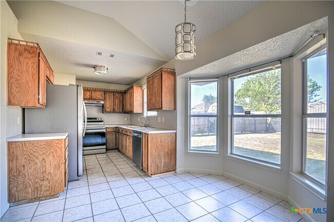 Building Photo - 3805 Riverrock Dr