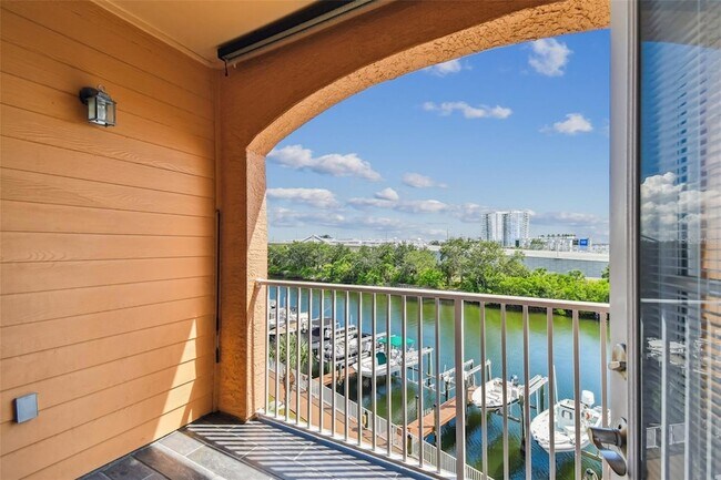 Building Photo - 5000 Culbreath Key Way