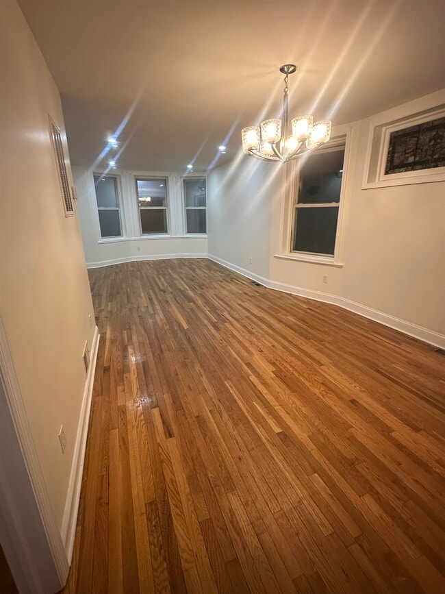 Building Photo - 192 Fairview Ave