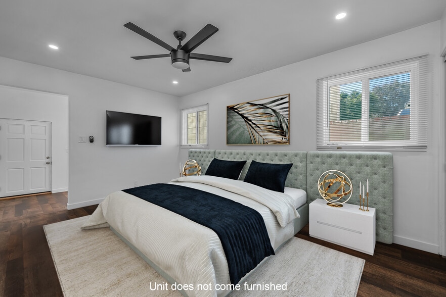 Unit A Bedroom - 905 Manhattan Beach Blvd