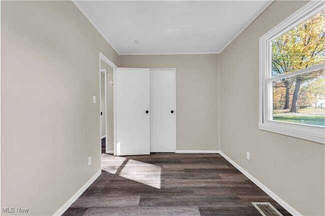 Building Photo - 4428 E 142nd St