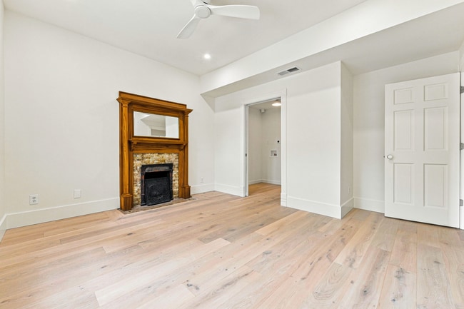 Building Photo - 2554 W 32nd Ave
