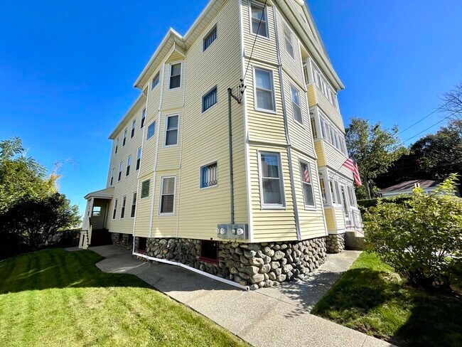 Building Photo - 21 Watson Ave