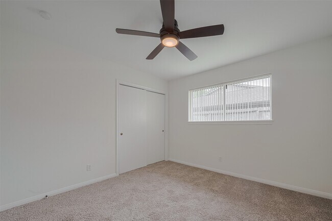 Building Photo - 605 Sorrento Dr