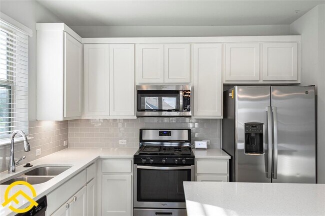 Building Photo - 3008 Sage Ranch Dr