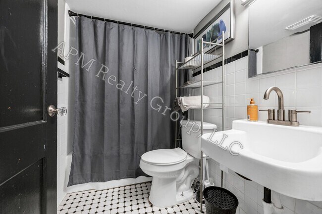Building Photo - ALL UTILITIES INCLUDED