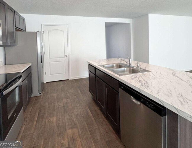 Building Photo - 101 Landing Blvd