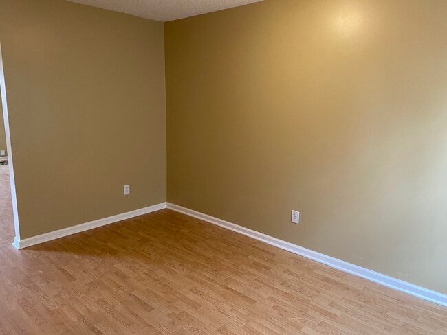 Building Photo - 125 Chastain Cir