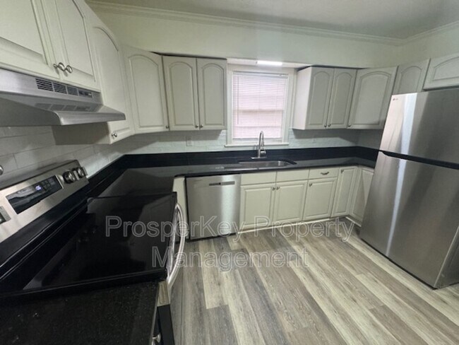 Building Photo - 5710 August Ave