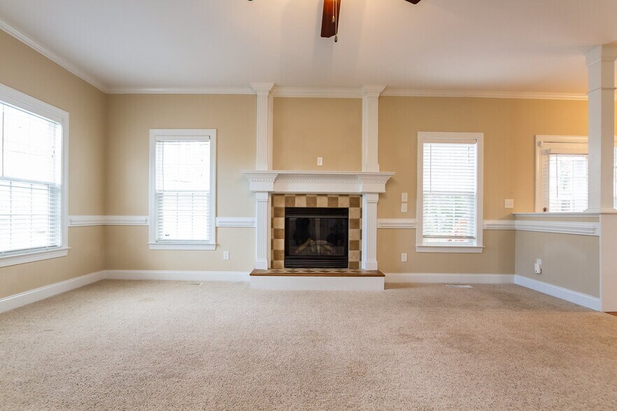 Building Photo - 221 Worthington Ct