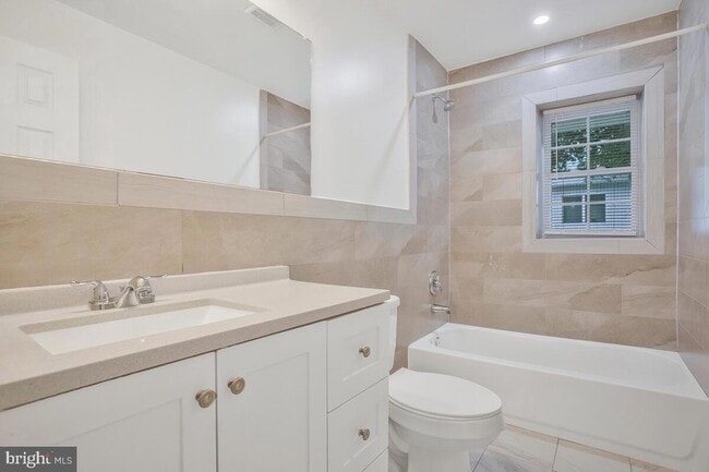 Building Photo - 7912 Bellefonte Ln