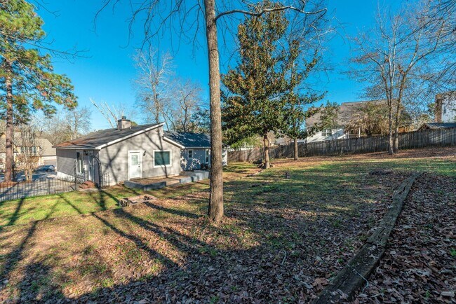 Building Photo - Fully Updated 3BR/2BA in Martinez – Vaulted Ceilings, Stone Fireplace & Fenced Yard!