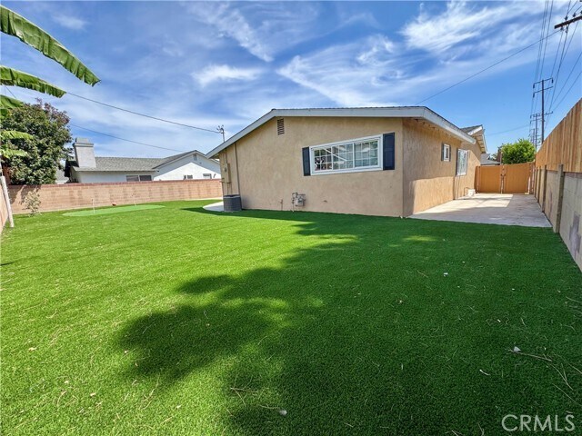Building Photo - 15471 Salisbury Ln