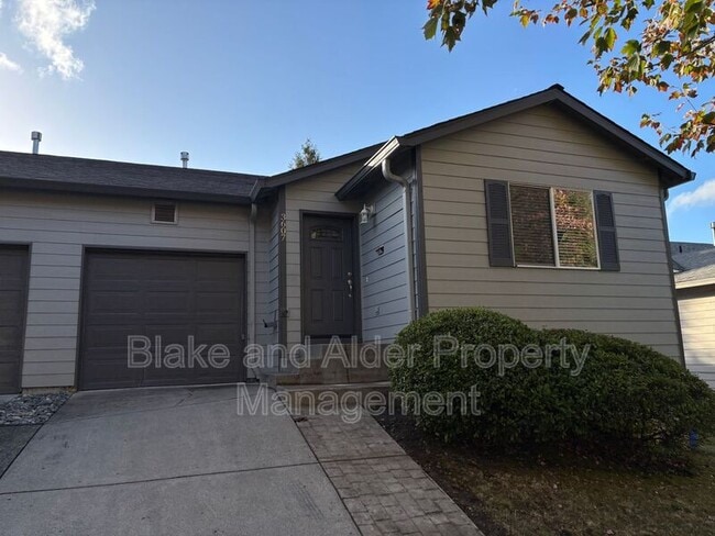 Building Photo - 3607 NE 158th Ave