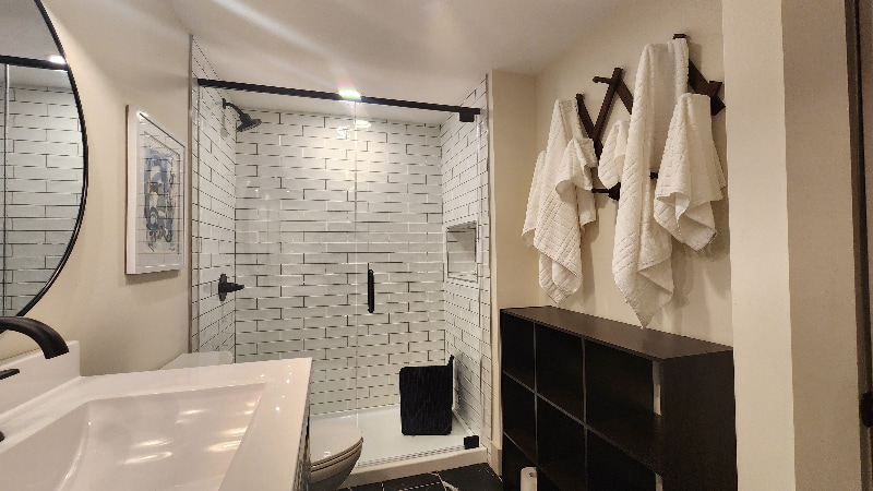 Building Photo - 1704 S Forest Dr