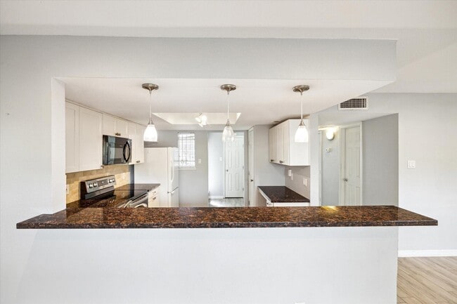 Building Photo - 5005 Georgi Ln