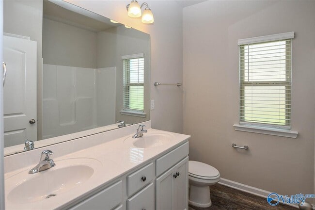 Building Photo - 307 Ivyleaf Dr