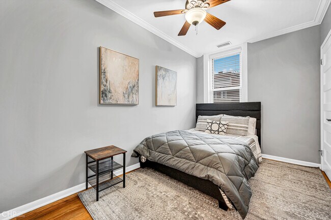 Building Photo - 2202 N Clybourn Ave