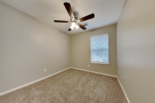 Building Photo - 11802 Rolling Stream Dr