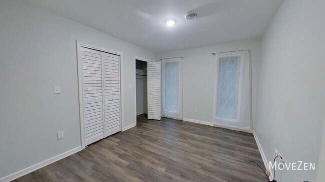 Building Photo - 303 Driftwood Dr
