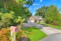 Building Photo - 307 Willow Brook Ln