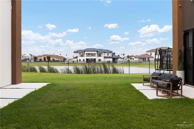 Building Photo - 43 Estancia Pkwy