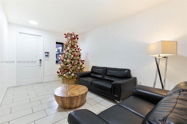 Building Photo - 15070 SW 119th Ln