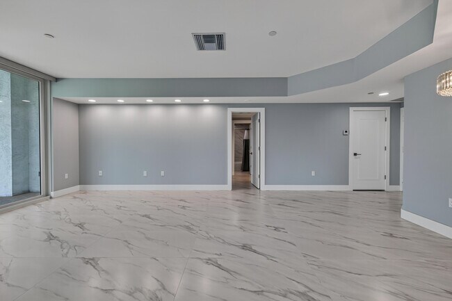 Building Photo - 1440 S Ocean Blvd