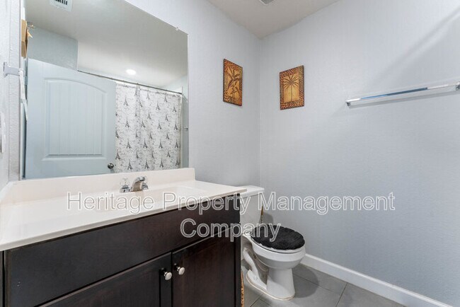 Building Photo - 829 Margay Lp