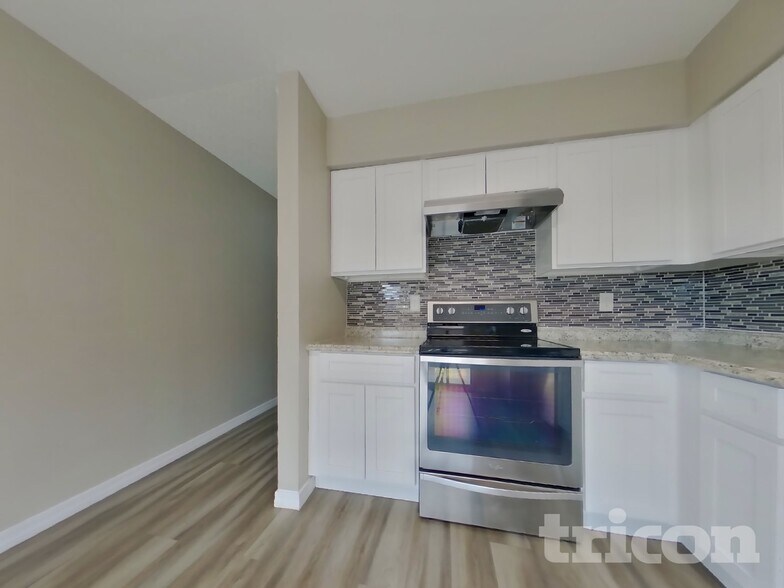 Building Photo - 1205 E Grove Cir