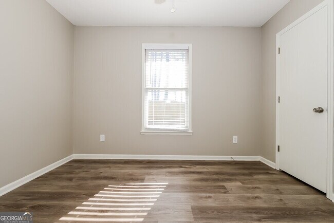 Building Photo - 1061 Lost Ct