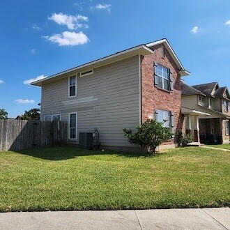 Building Photo - 4140 McFarland Dr
