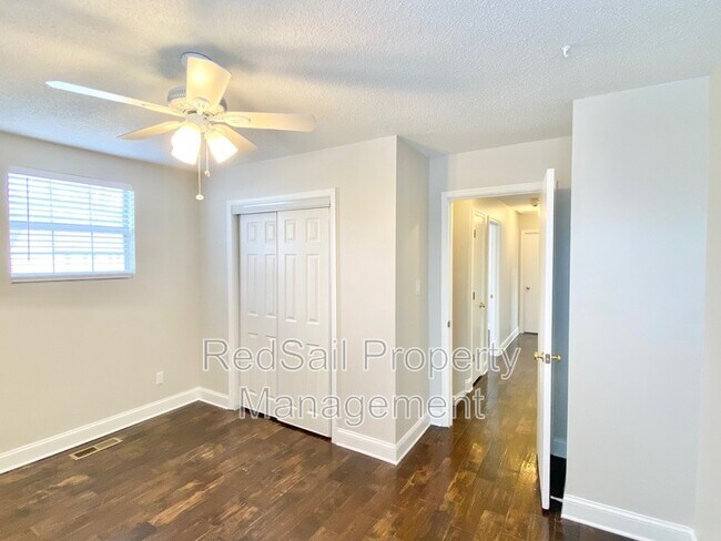 Building Photo - 710 Prince Ct
